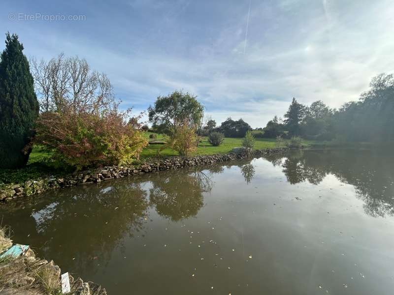 Terrain à BESSINES-SUR-GARTEMPE