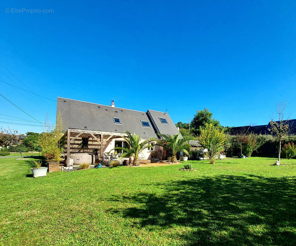 Maison à BENAIS