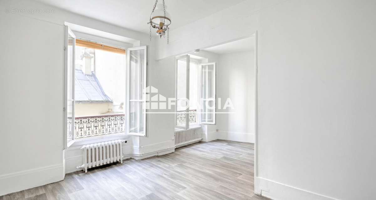 Appartement à PARIS-15E