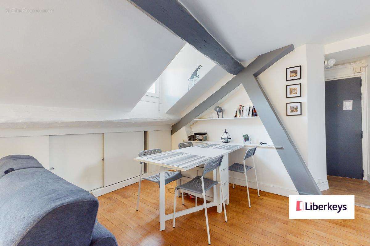 Appartement à PARIS-1E