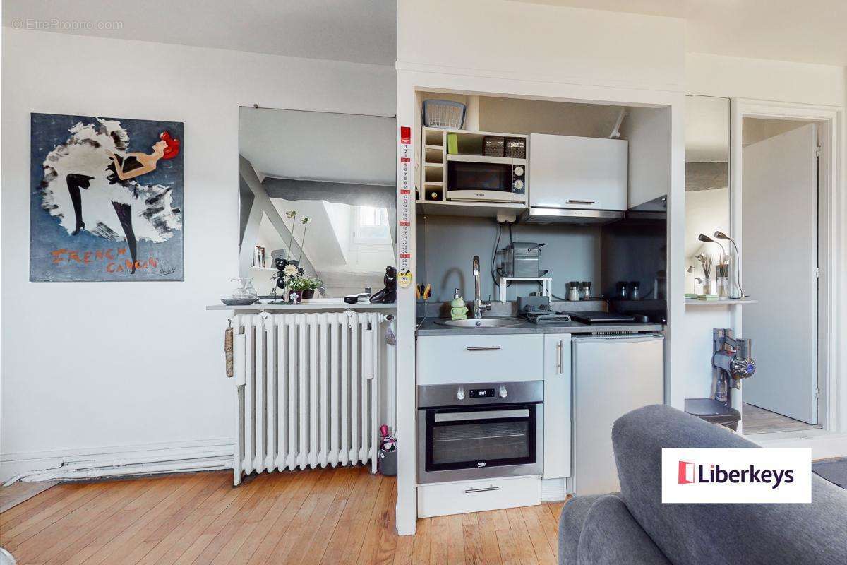 Appartement à PARIS-1E