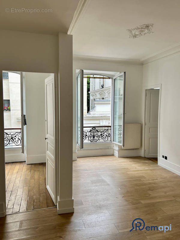 Appartement à PARIS-19E