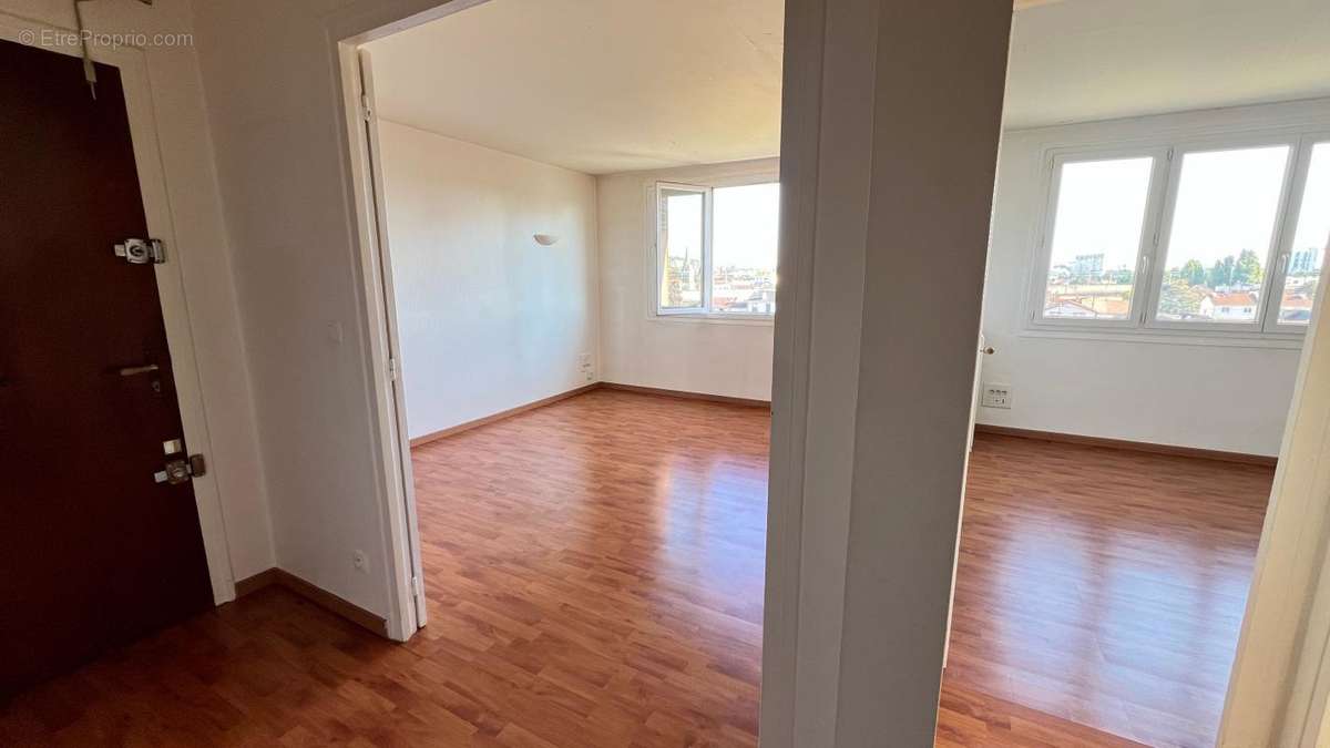 Appartement à LE PERREUX-SUR-MARNE