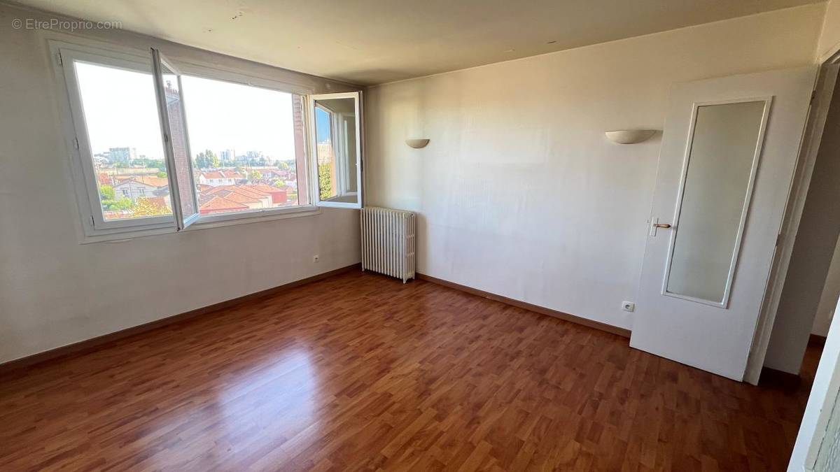 Appartement à LE PERREUX-SUR-MARNE