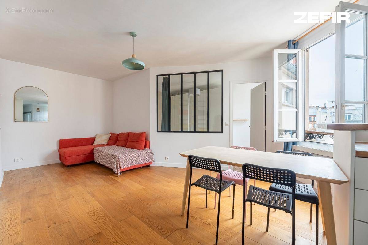 Appartement à PARIS-18E