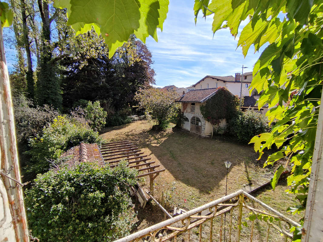 Maison à CELLES-SUR-DUROLLE