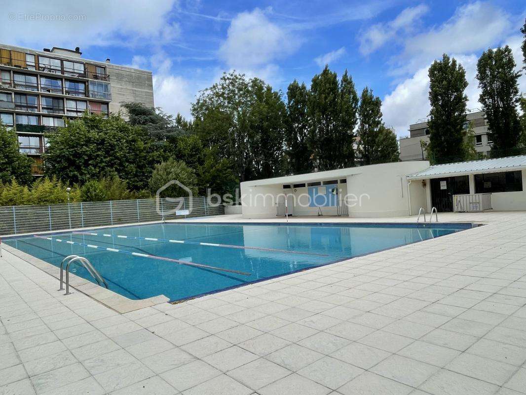 Appartement à FONTENAY-LE-FLEURY