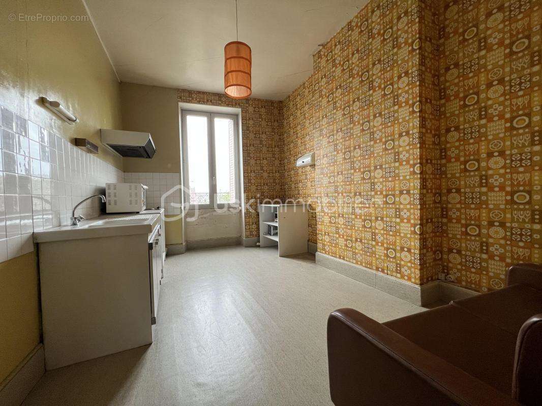 Appartement à BEAUNE-LA-ROLANDE