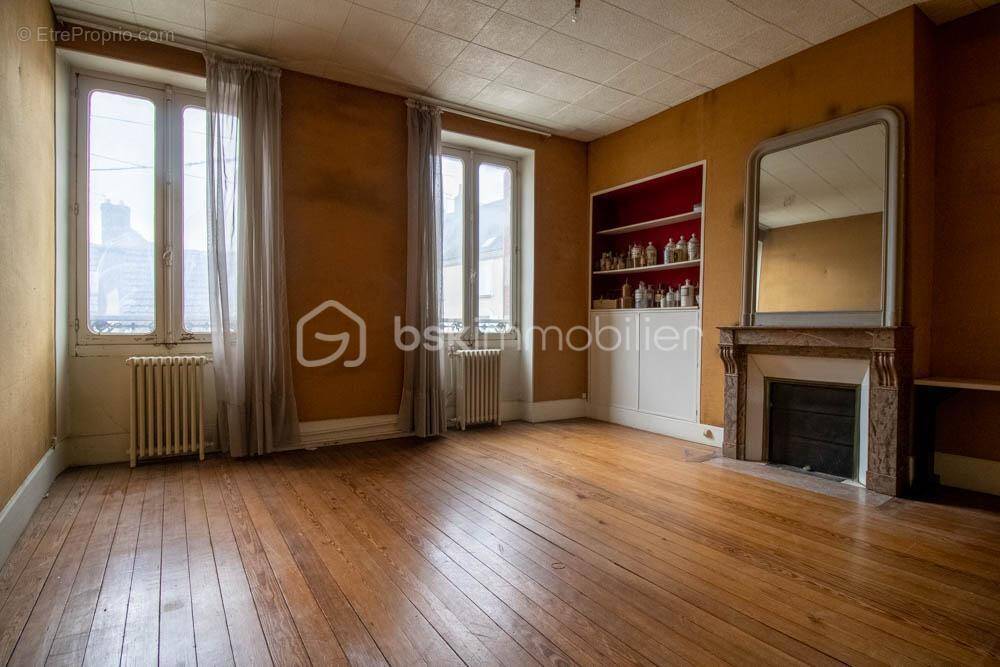 Appartement à BEAUNE-LA-ROLANDE