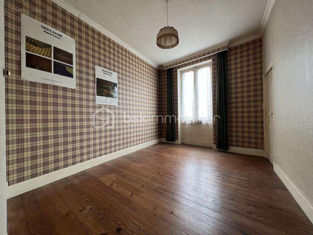 Appartement à BEAUNE-LA-ROLANDE