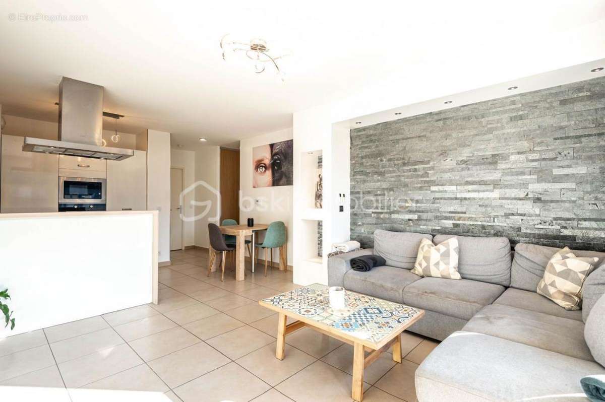 Appartement à SAINT-MARTIN-BELLEVUE