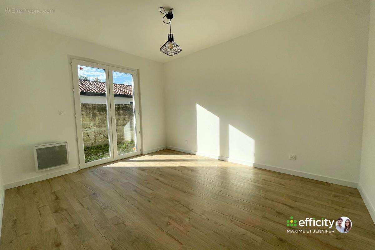 Appartement à AZUR