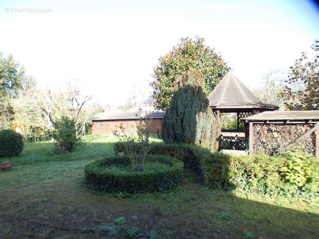 Maison à TERRASSON-LAVILLEDIEU