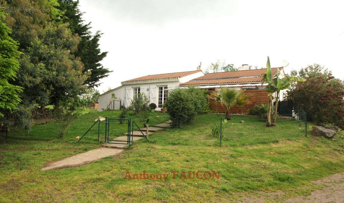 Maison à SAINT-FLORENT-DES-BOIS