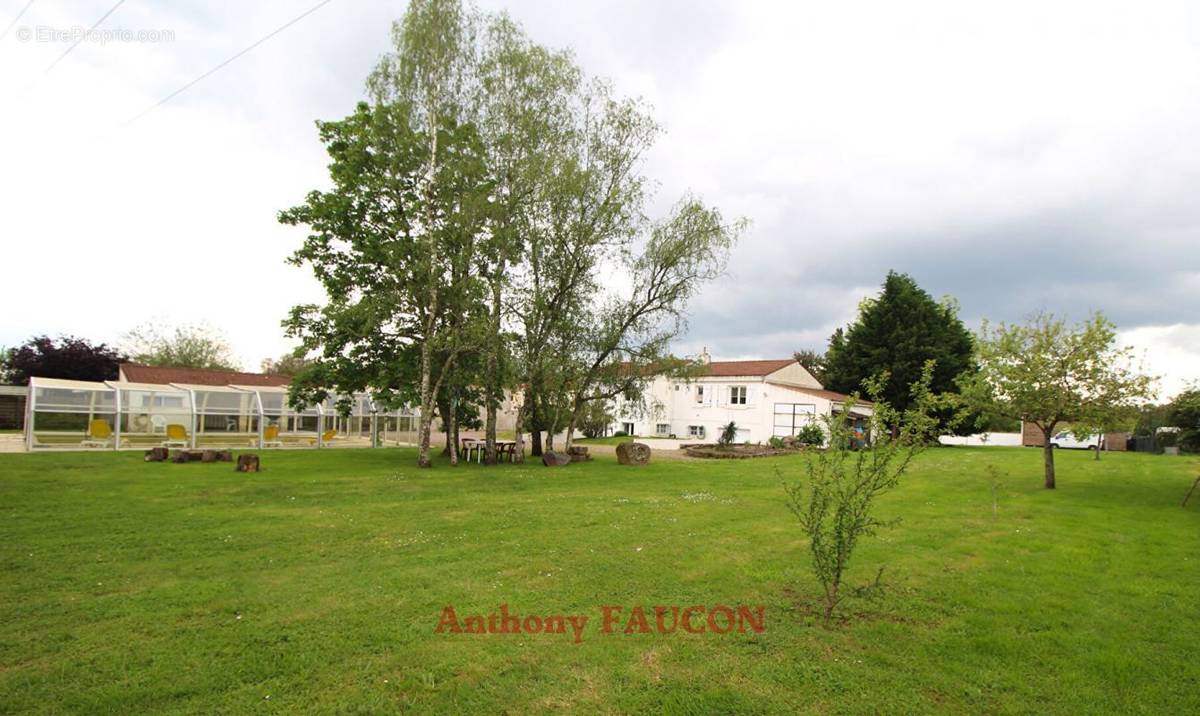 Maison à SAINT-FLORENT-DES-BOIS