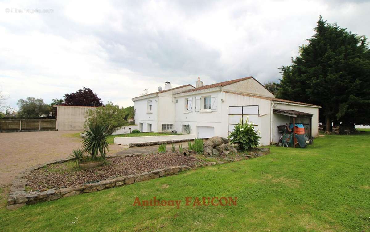 Maison à SAINT-FLORENT-DES-BOIS