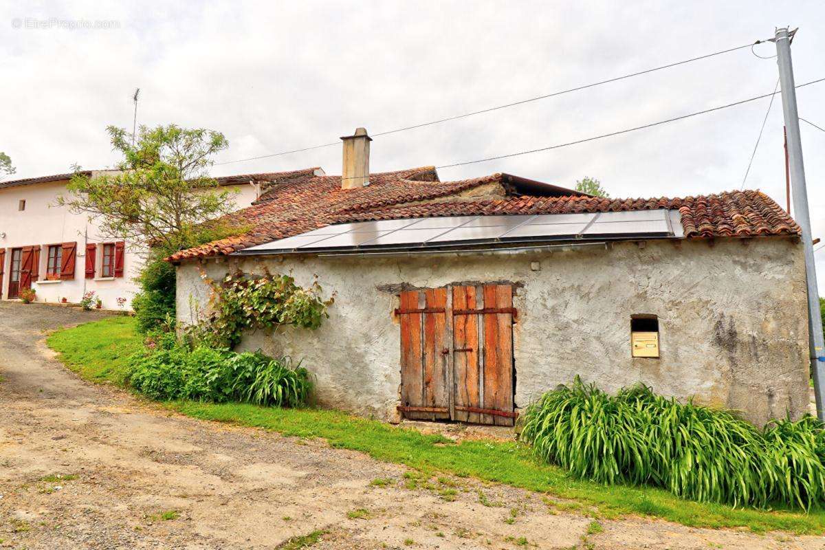 Maison à LA CHAPELLE-THIREUIL