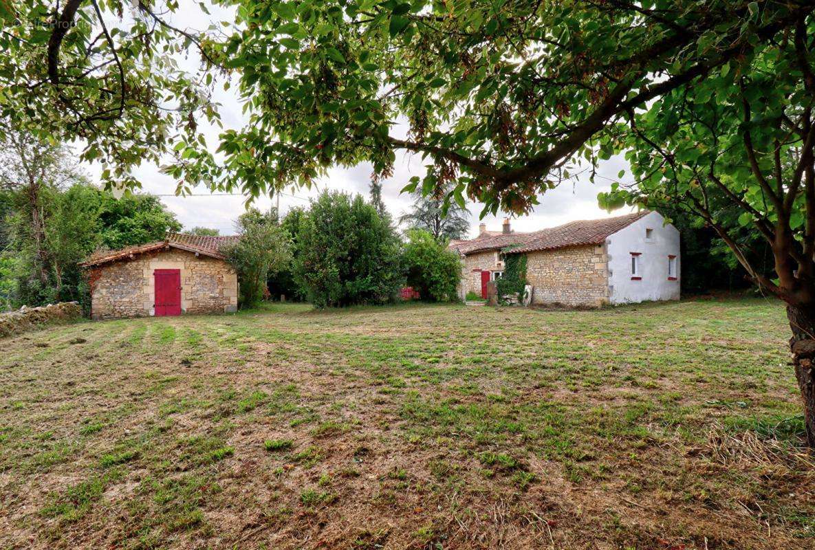 Maison à SURIN