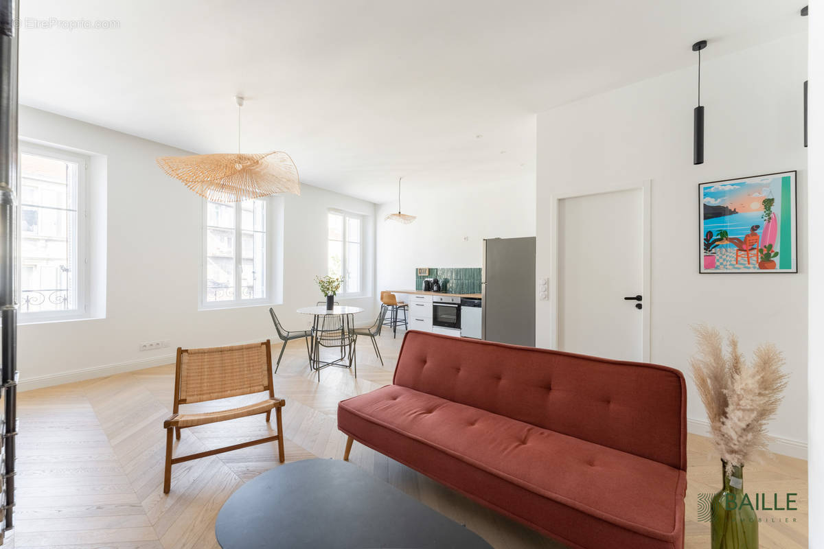 Appartement à MARSEILLE-4E