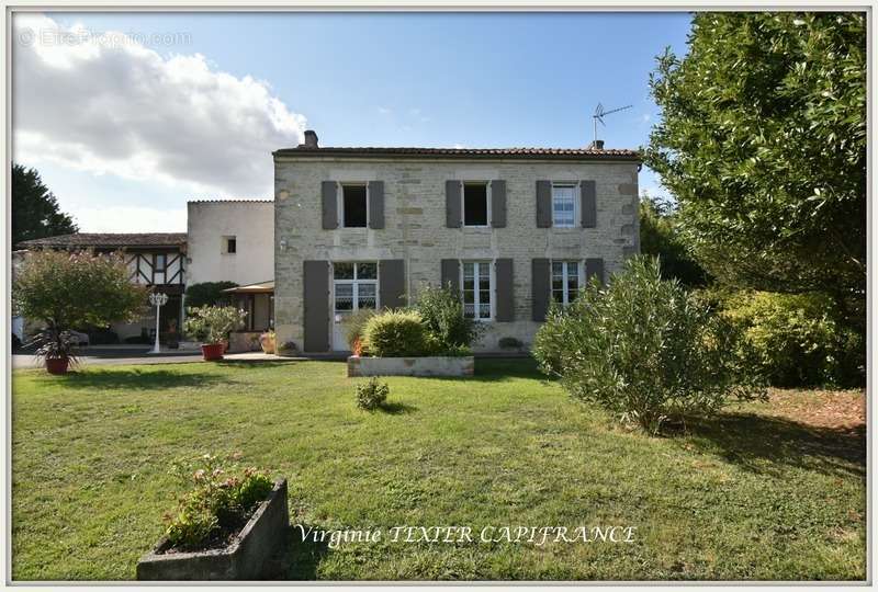 Maison à SAINT-JEAN-D&#039;ANGELY