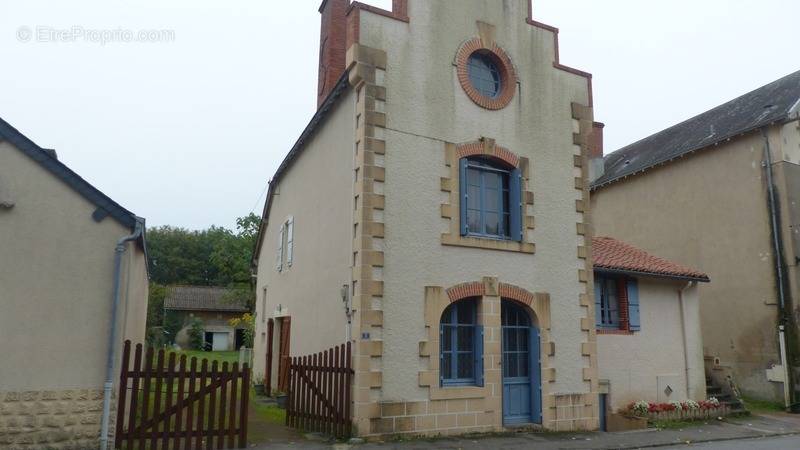 Maison à SAINT-LOUP-LAMAIRE