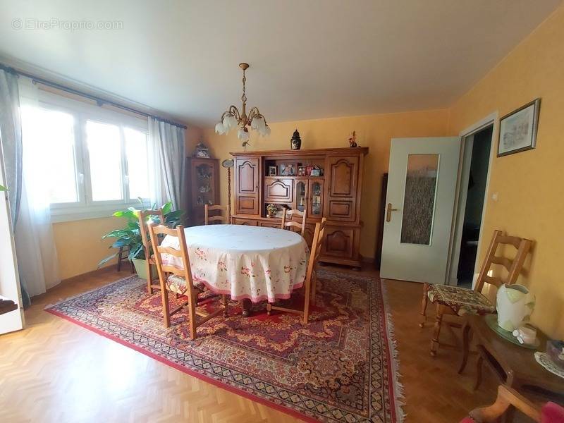 Appartement à SAINTE-FOY-LES-LYON