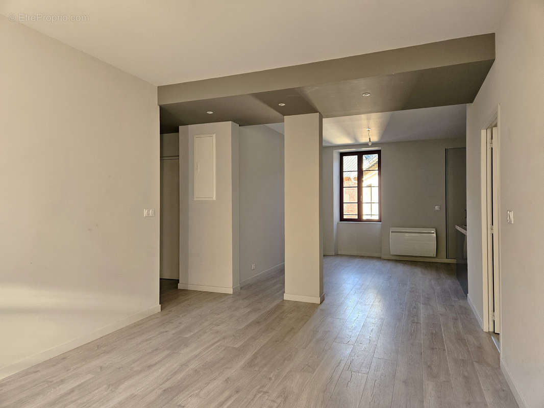 Appartement à MARCILLAC-VALLON