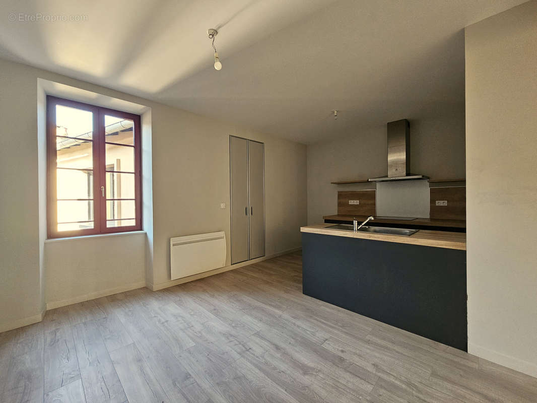 Appartement à MARCILLAC-VALLON