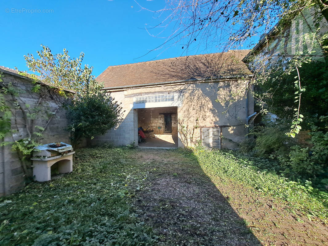 Maison à PONT-SUR-YONNE