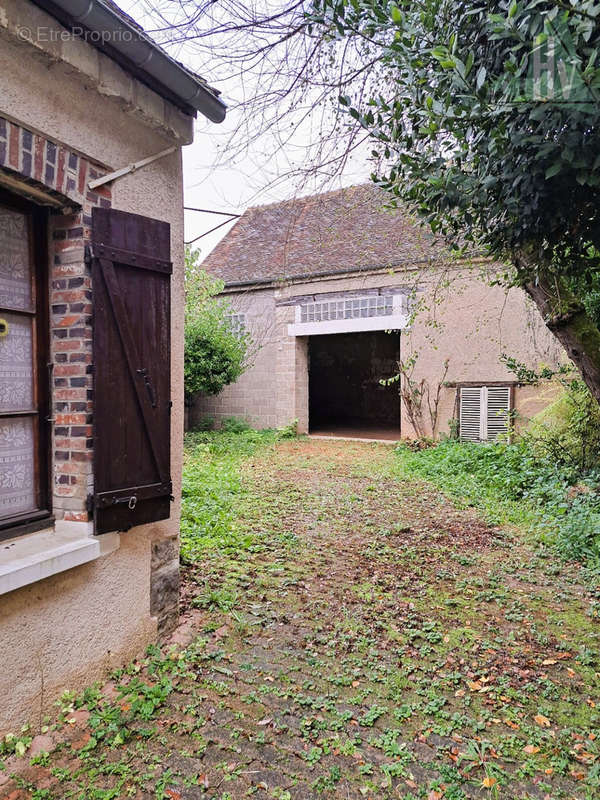 Maison à PONT-SUR-YONNE