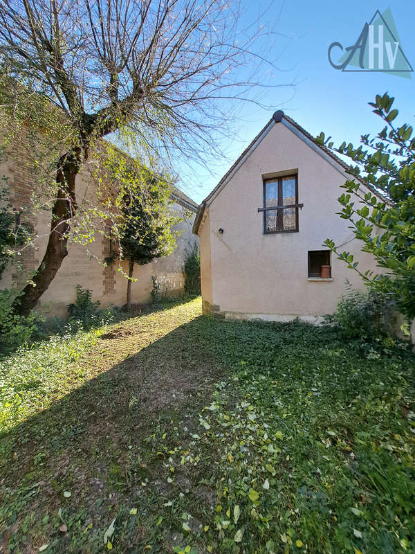 Maison à PONT-SUR-YONNE