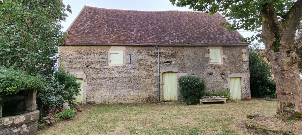 Maison à CORVOL-D&#039;EMBERNARD