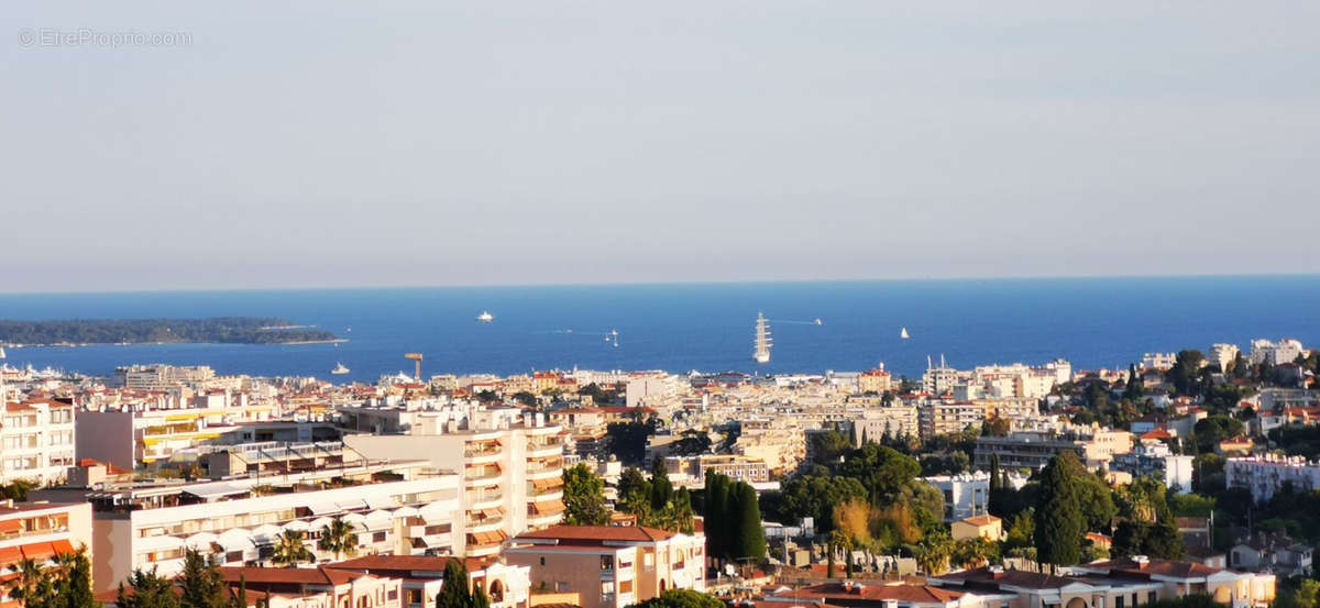 Appartement à LE CANNET