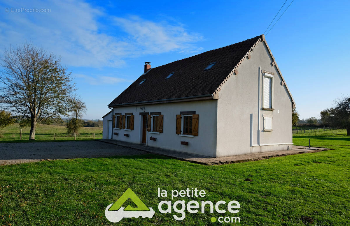 Maison à SAXI-BOURDON