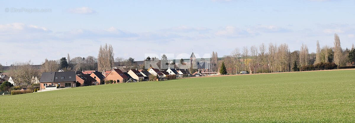 Terrain à HENIN-SUR-COJEUL