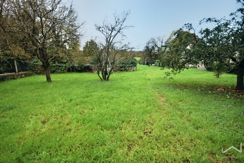 Terrain à GUERNES