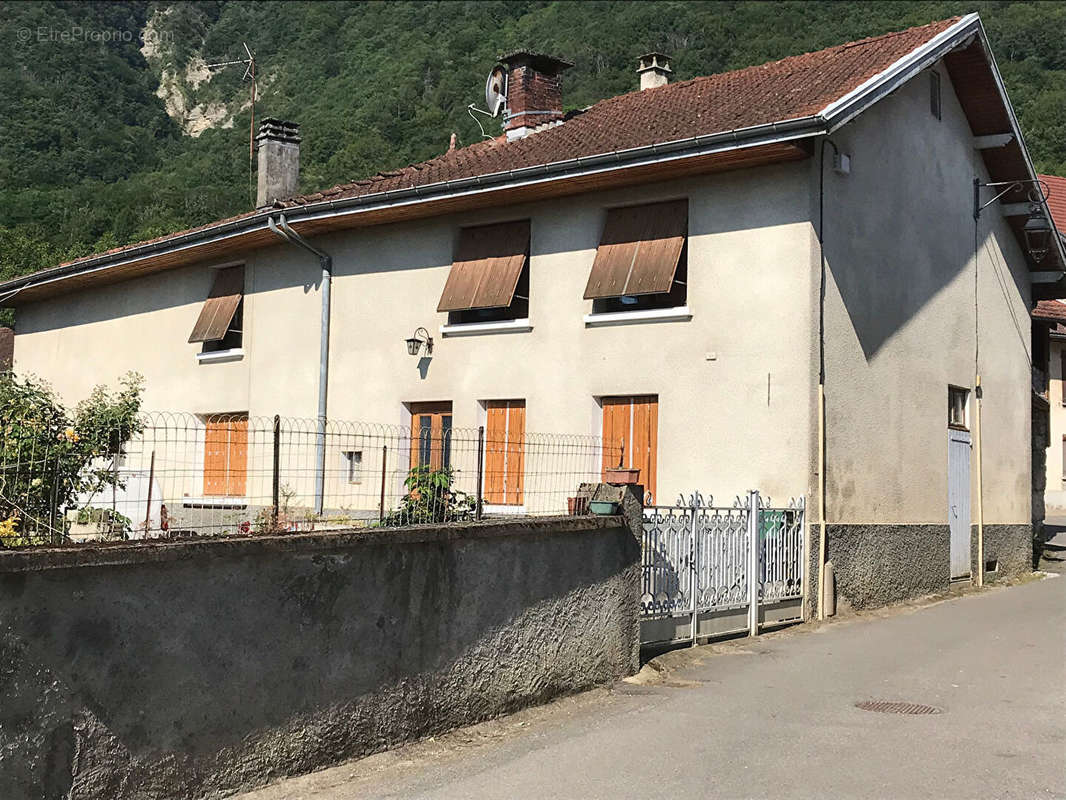 Maison à BARRAUX