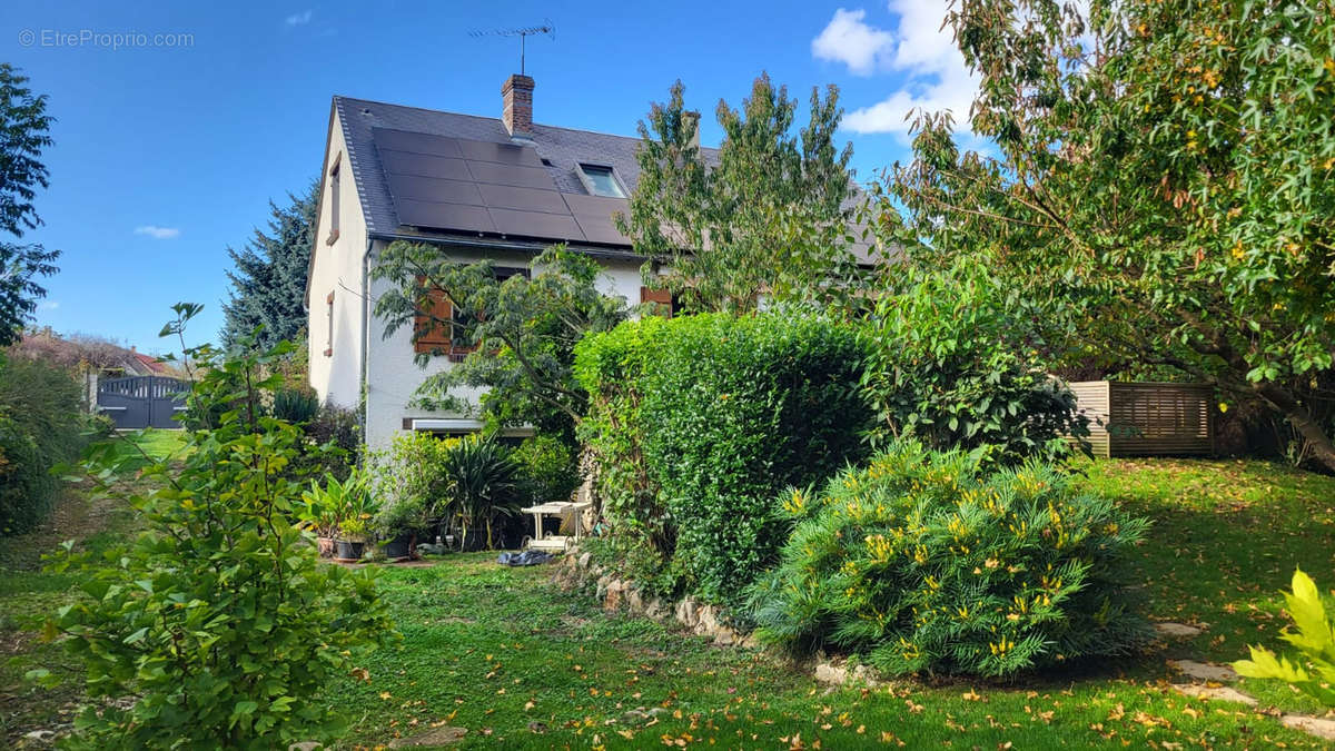 Maison à EPERNON