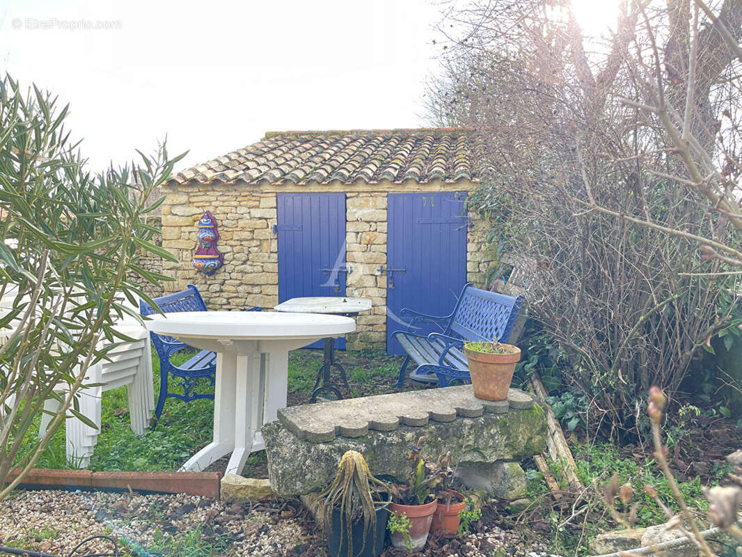 Maison à SAINTE-RADEGONDE-DES-NOYERS