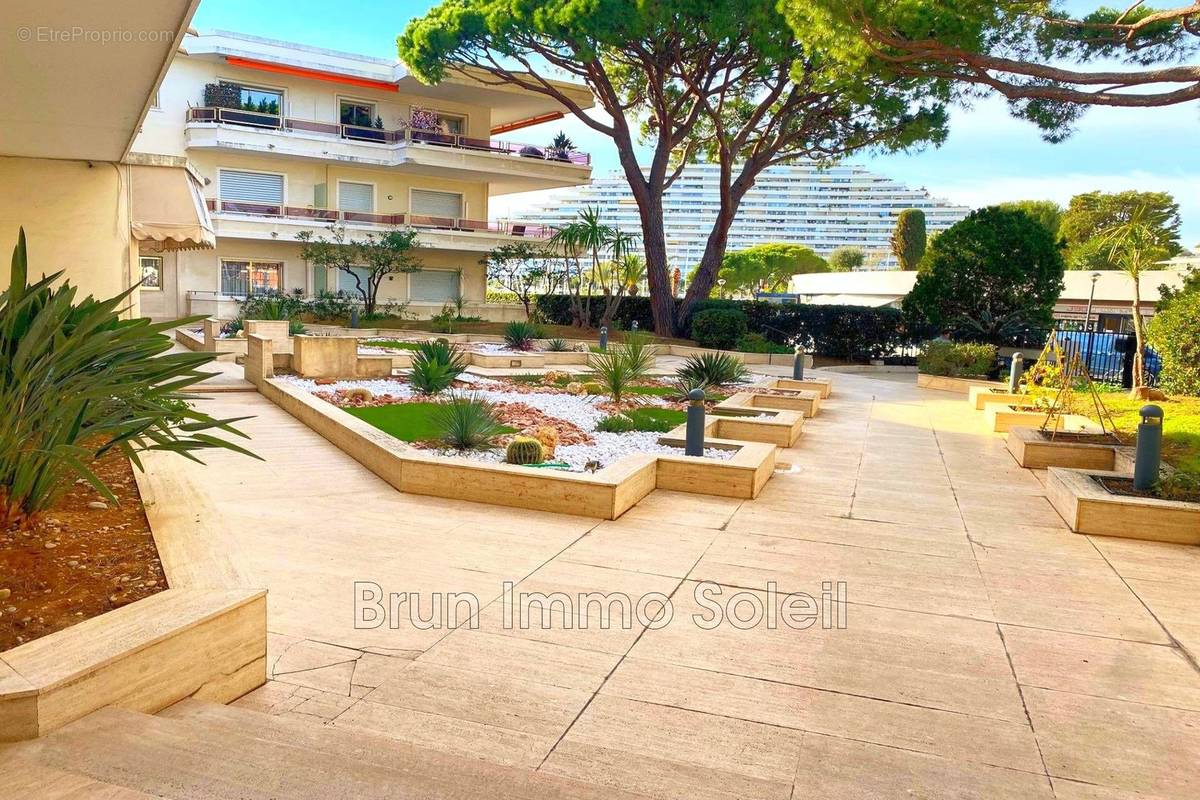 Appartement à VILLENEUVE-LOUBET