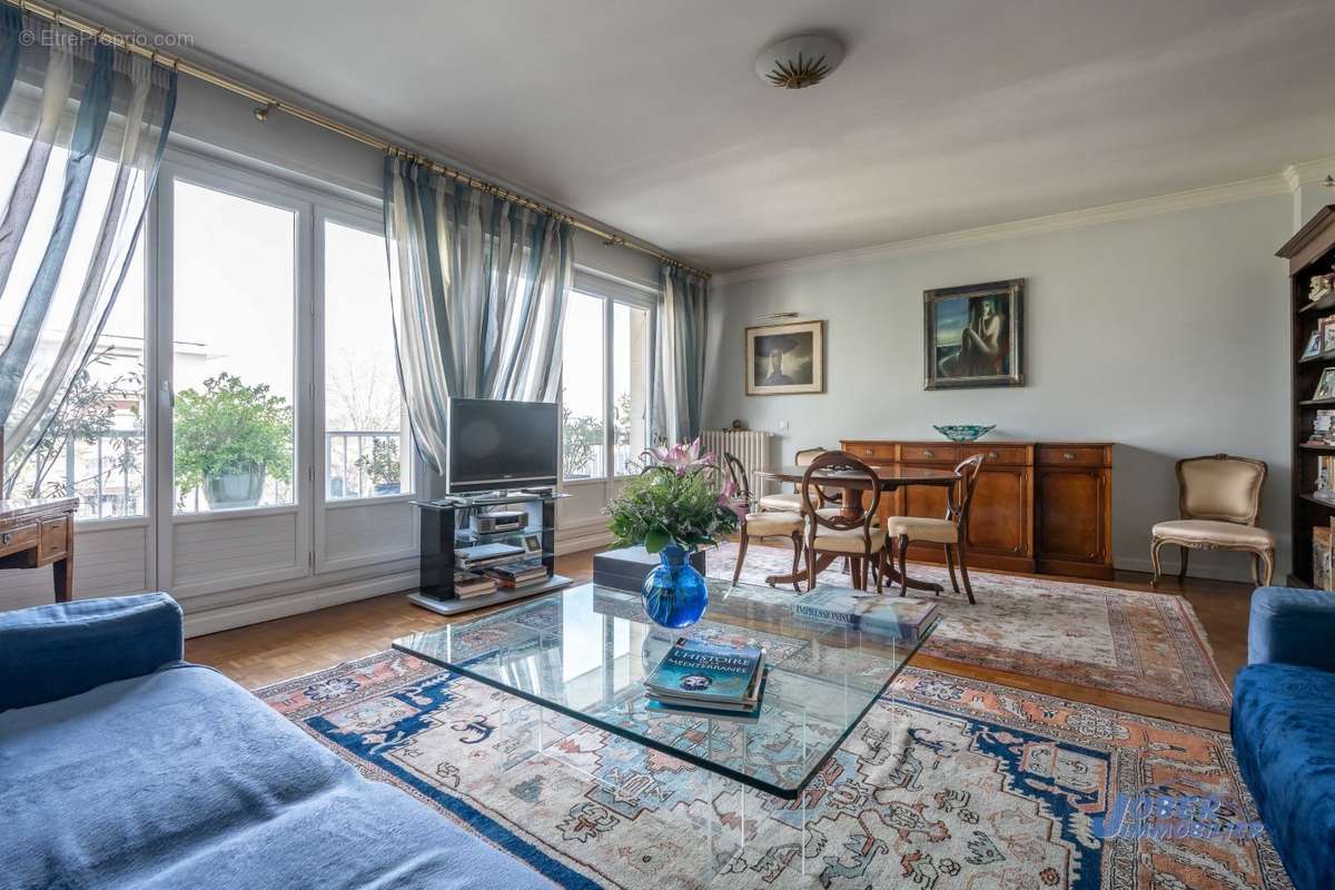 Appartement à NOGENT-SUR-MARNE