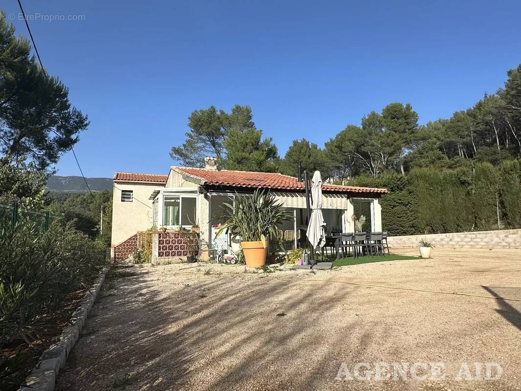 Maison à CUGES-LES-PINS