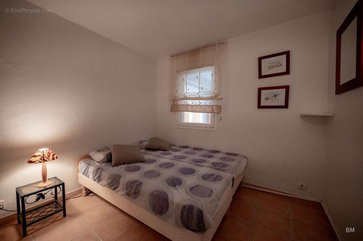 Appartement à ROQUEBRUNE-SUR-ARGENS