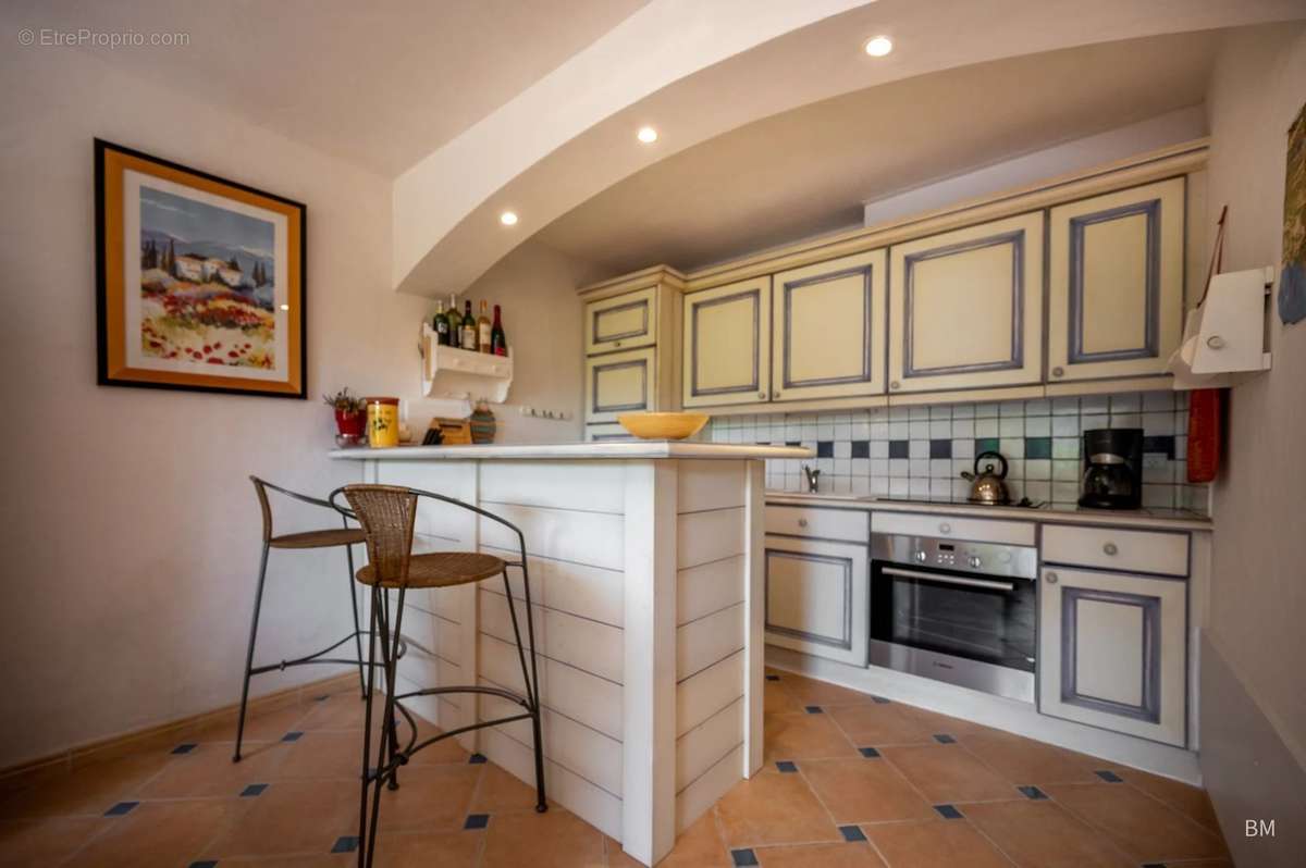 Appartement à ROQUEBRUNE-SUR-ARGENS