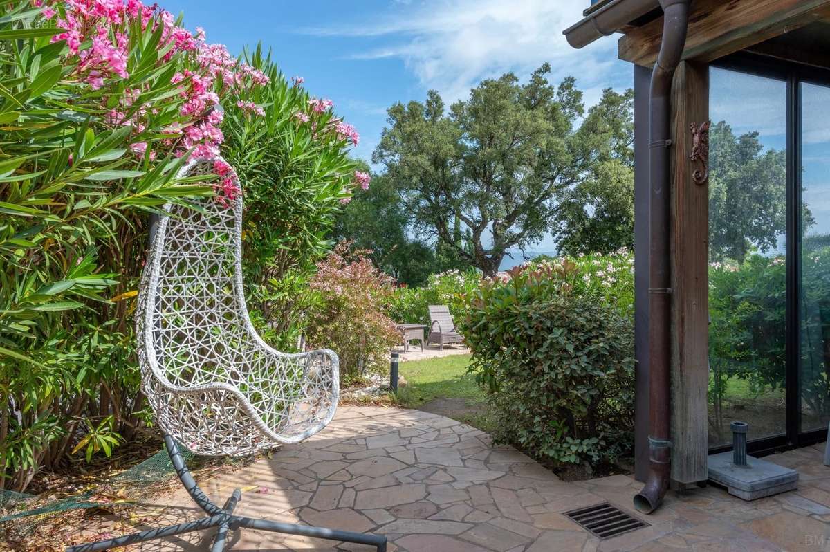 Maison à ROQUEBRUNE-SUR-ARGENS