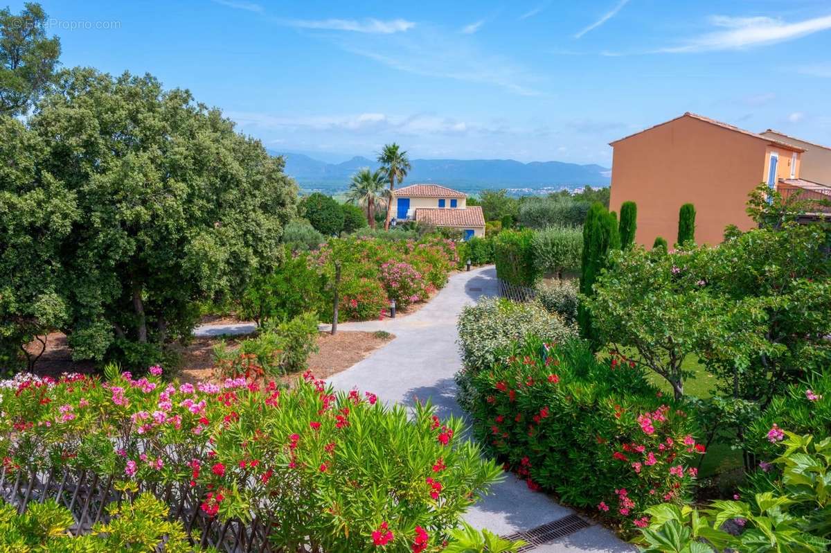 Maison à ROQUEBRUNE-SUR-ARGENS