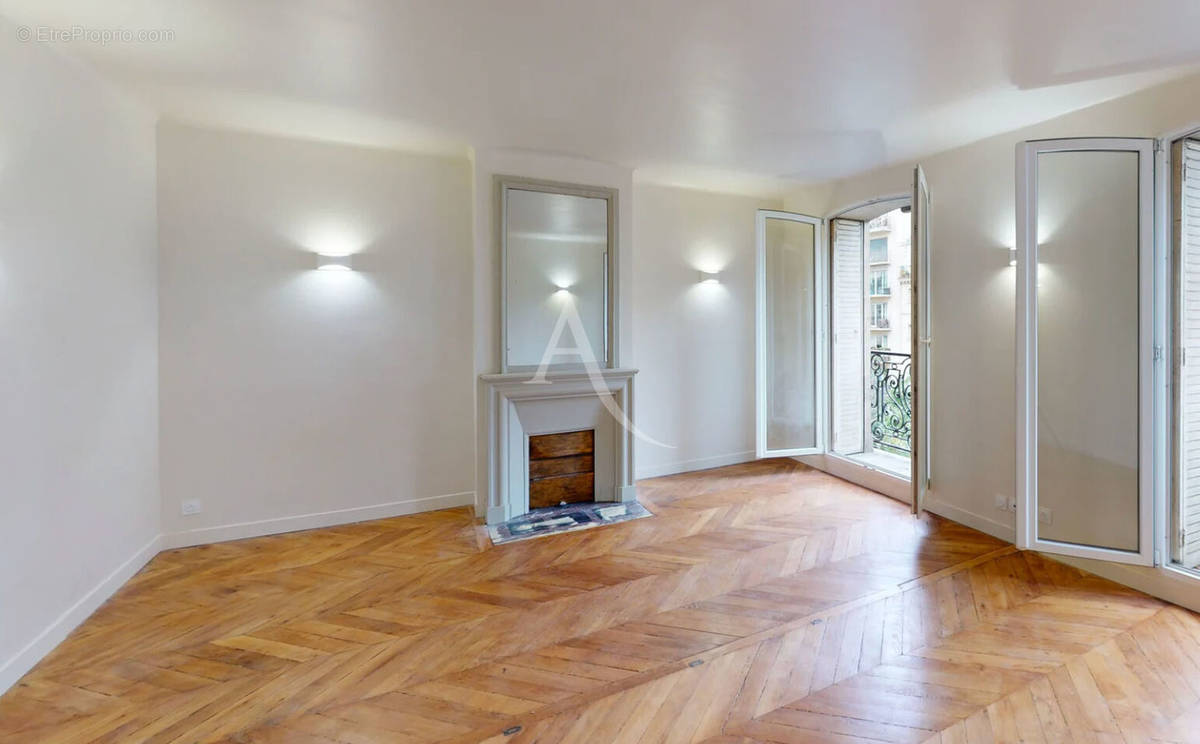 Appartement à PARIS-17E