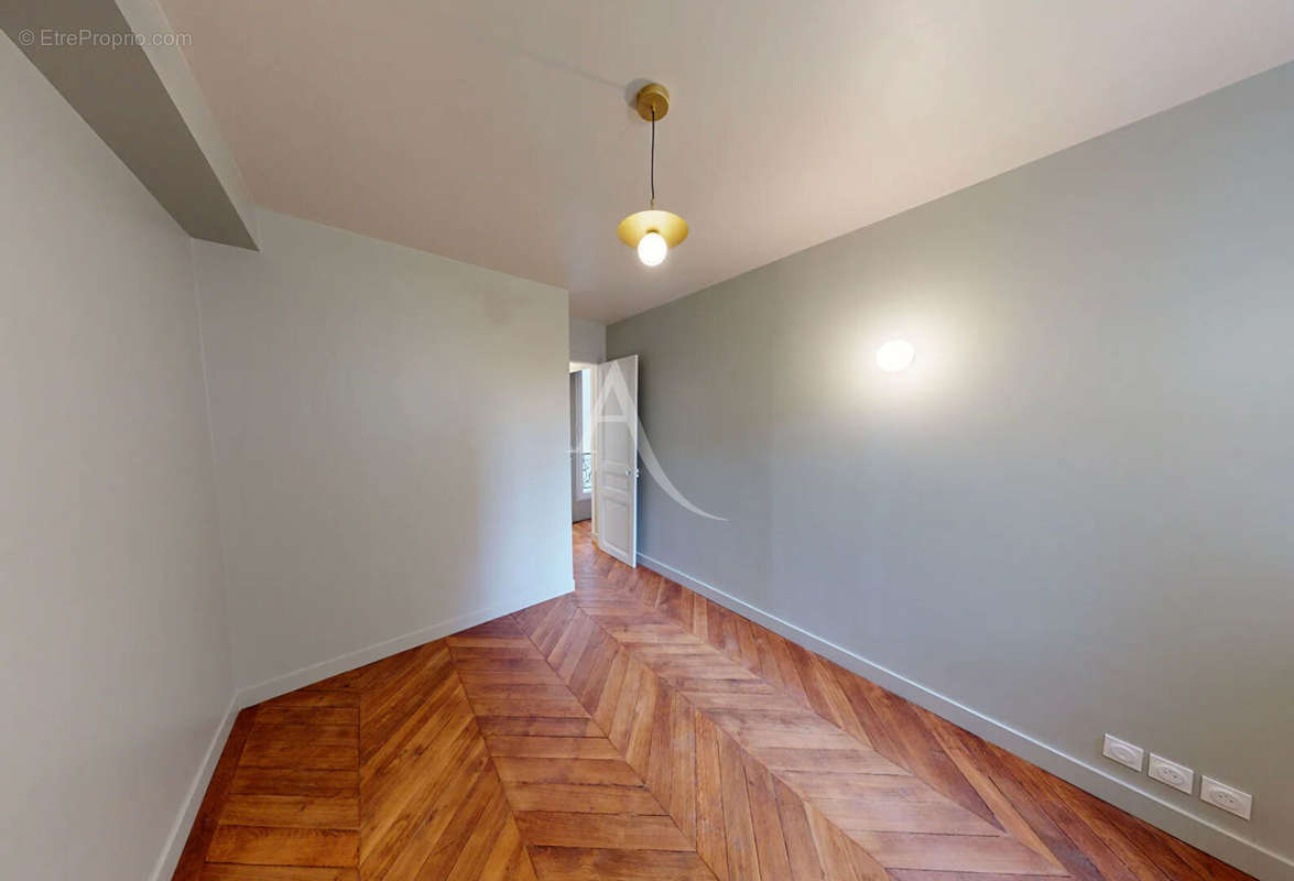 Appartement à PARIS-17E