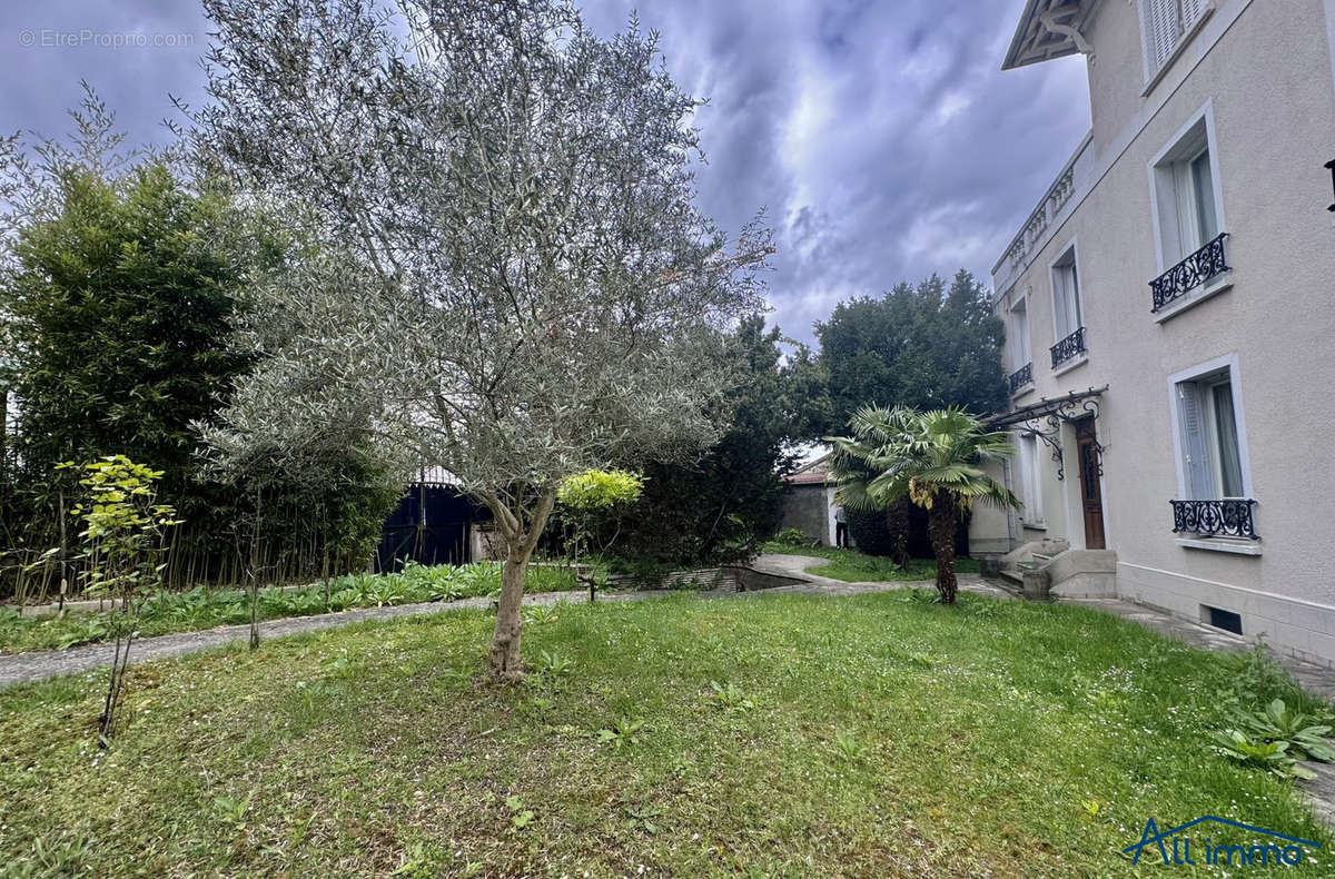 Maison à LE PERREUX-SUR-MARNE