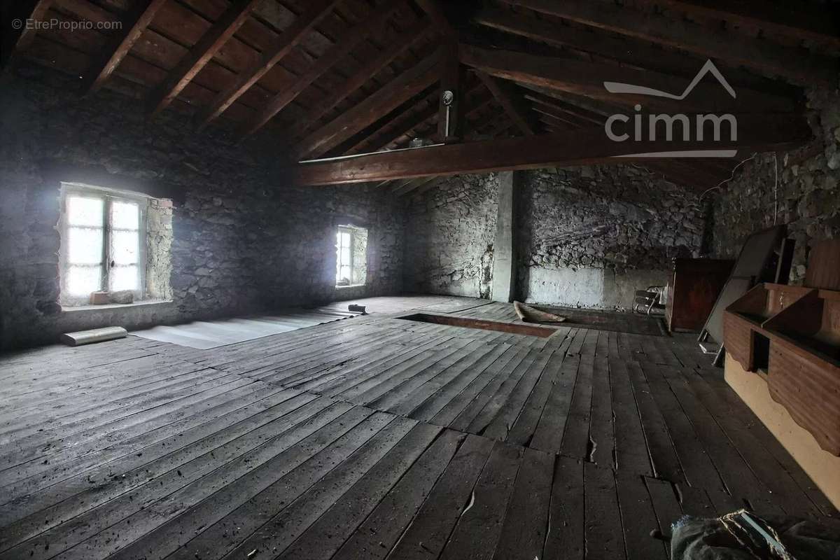 Appartement à SAINT-PIERRE-DE-BOEUF